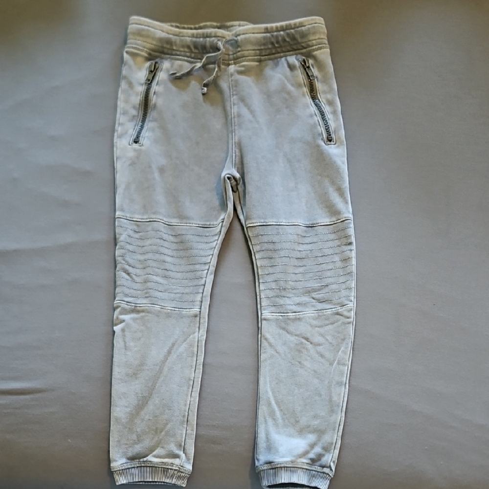 H&M Light Gray Kids Joggers with Zipper Pockets, Boys Size 5T